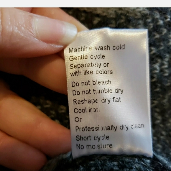 COCOGIO wool blend cardigan size Medium - Picture 7 of 7